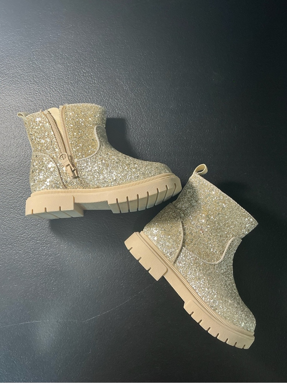 Cat & Jack Girls Glitter Zip-Up Ankle Boots in Gold Glitter